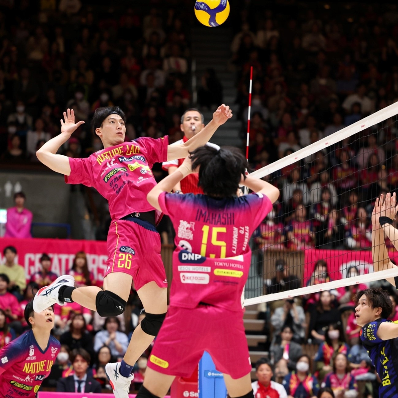 英足总杯焦点：德比郡主场阻克星 利兹联轮换仍能破局？